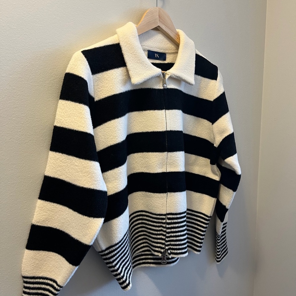 Black & White Knitted Jacket - Picture 6 of 8